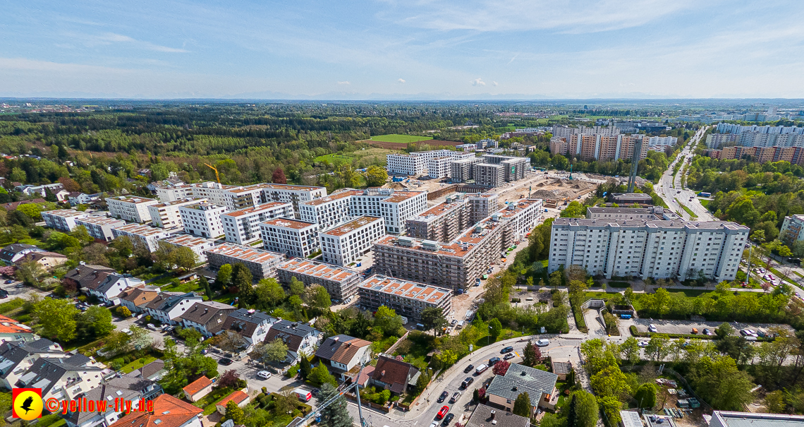 04.05.2023 - Luftbilder vom Alexisqaurtier und Pandion Verde in Neuperlach